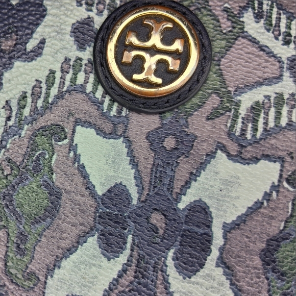Tory Burch Zip Around Wallet - Picture 6 of 6